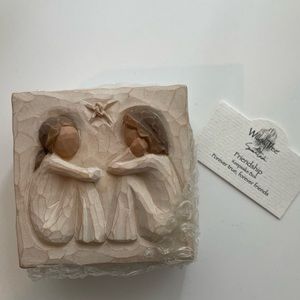 WILLOWTREE friendship keepsake box